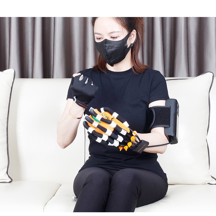 gants de robot de rééducation faire de la thérapie par l'image aider à récupérer l'hémiplégie de l'AVC fonction de la main fonction motrice du membre supérieur ;
